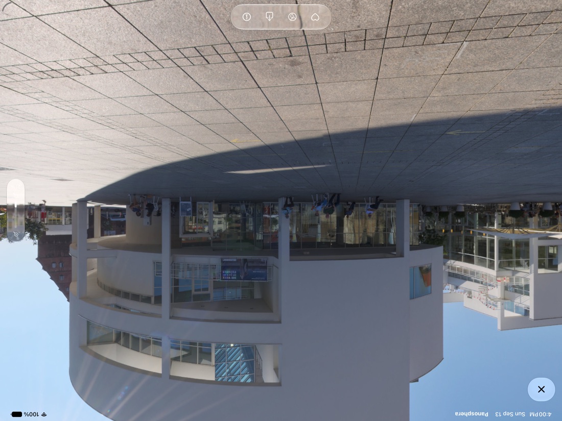 The viewer on iPad in landscape: a 360° photo with the control bar